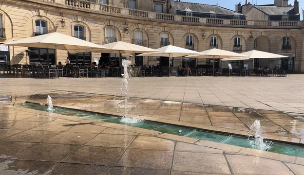  parasol Glatz pour les terrasses d’une place historique.